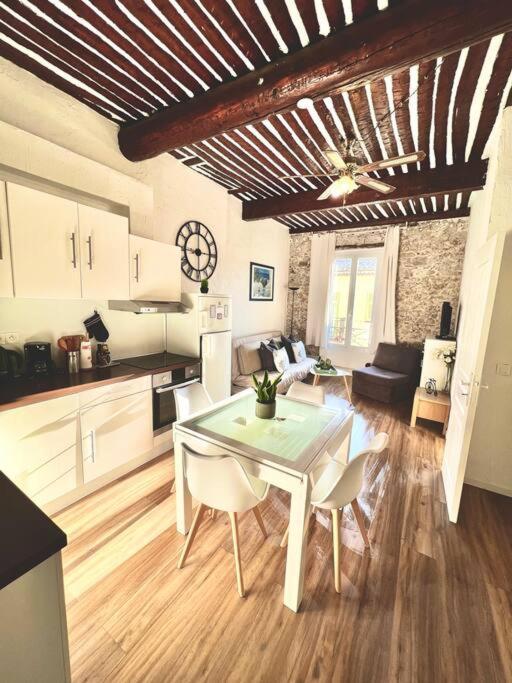 Old Antibes, One Bed App, In Front Of The Port! *